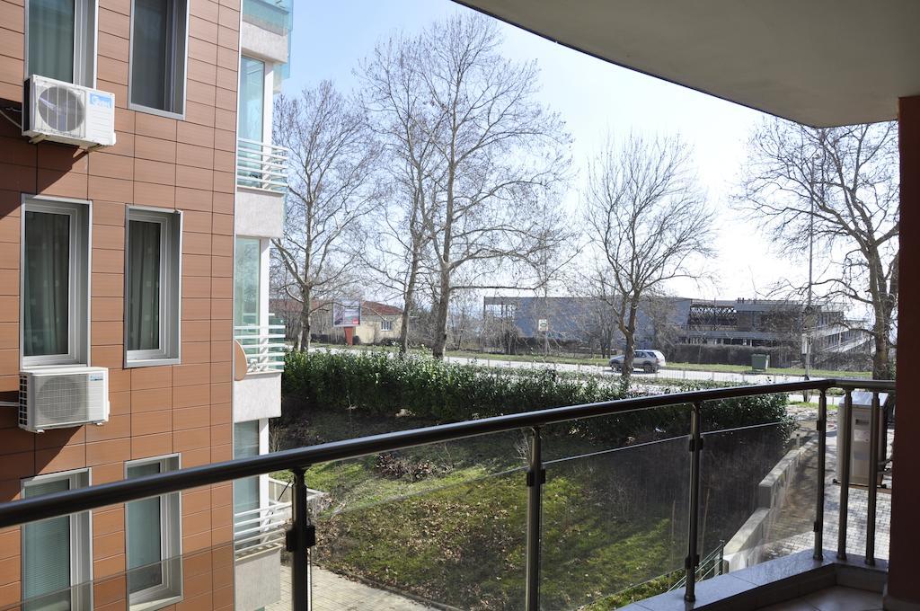 Black Sea Brееze Apartment Варна Екстер'єр фото